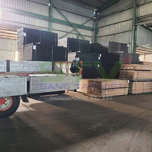 Hình ảnh đóng hàng và vận chuyển Sáng Tạo Việt